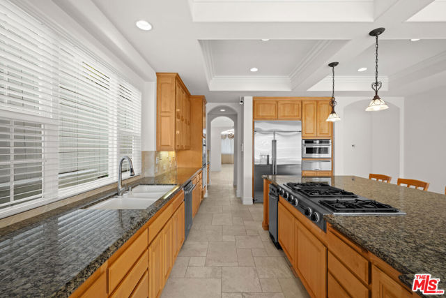 1756 Ruhland Avenue, Manhattan Beach CA: https://media.crmls.org/mediaz/0381703f-188d-42e1-b757-cb4bb5e8da83.jpg