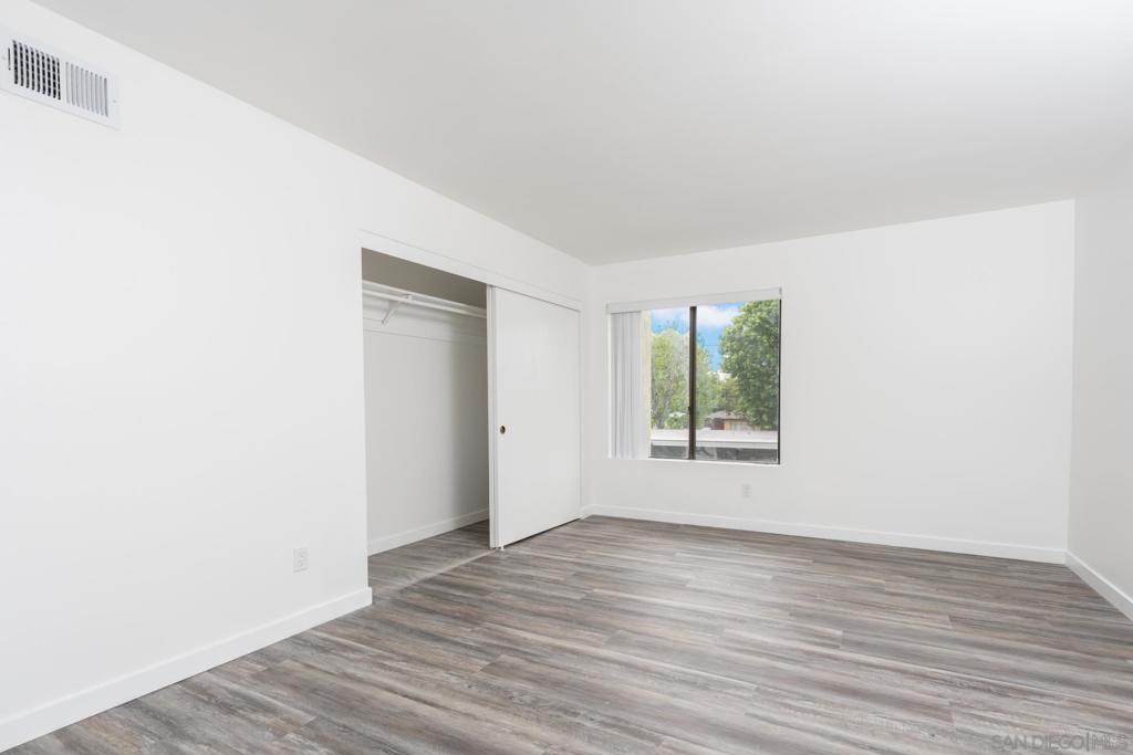 1040 Washington Ave - photo 9