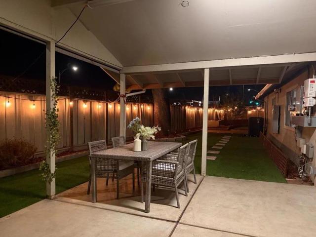 100 Highland Oaks Drive, Los Gatos CA: https://media.crmls.org/mediaz/03817ad7-241e-4818-8c27-779b8dfea237.jpg