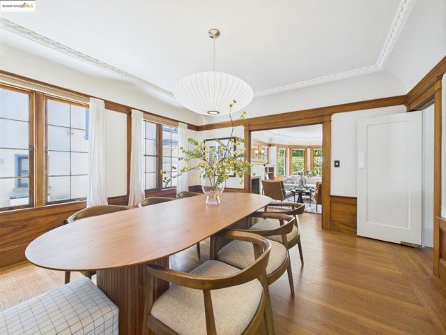 5920 Ivanhoe Rd, Oakland CA: https://media.crmls.org/mediaz/0381b272-caa5-4f58-a9e9-b4eea2e20dcb.jpg