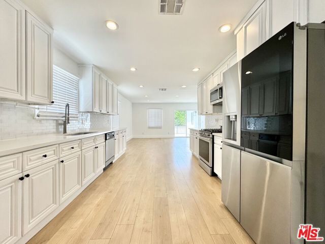 5937 Ranchito, Los Angeles CA: https://media.crmls.org/mediaz/0381b999-811a-4392-855e-8dca80d7d547.jpg