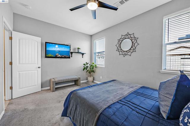 1589 Friendly St, Manteca CA: https://media.crmls.org/mediaz/03823072-8ac8-43dd-85e4-ac61036b9be8.jpg