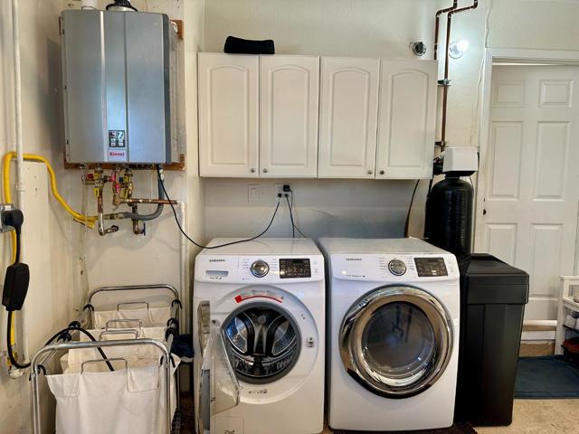 135 Green Hill Way, Los Gatos CA: https://media.crmls.org/mediaz/03824f67-9b67-4845-8796-1eb3c0ce31cd.jpg