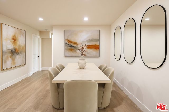 9425 Gierson Avenue, Chatsworth CA: https://media.crmls.org/mediaz/038253c6-7bf9-40b2-abbb-1e130c7022e6.jpg