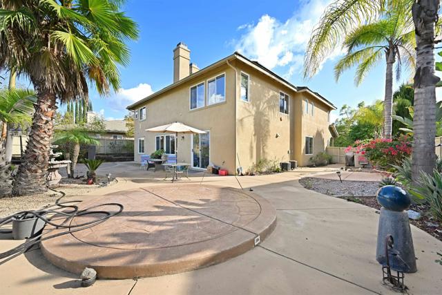 10562 Aspen Gln, Escondido CA: https://media.crmls.org/mediaz/038260b3-a429-45c5-a010-238e8abacdac.jpg