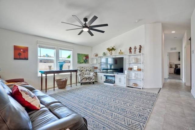 2280 E Valley Parkway, Escondido CA: https://media.crmls.org/mediaz/03826ec5-f9d2-47e4-9ab2-82a66e40b25f.jpg