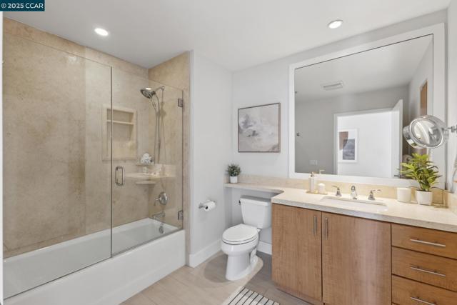438 W Grand Ave, Oakland CA: https://media.crmls.org/mediaz/0382f309-f510-4bf3-a188-22971d943eb7.jpg