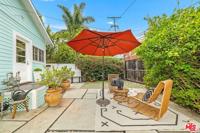 1433 Cabrillo Avenue, Venice, California 90291, 3 Bedrooms Bedrooms, ,2 BathroomsBathrooms,Single Family Residence,For Sale,Cabrillo,24427493