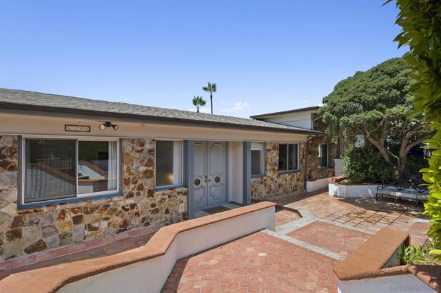 8390 Prestwick Dr, La Jolla CA: https://media.crmls.org/mediaz/0383b539-dc79-4b54-8033-6b0f98c8c7da.jpg