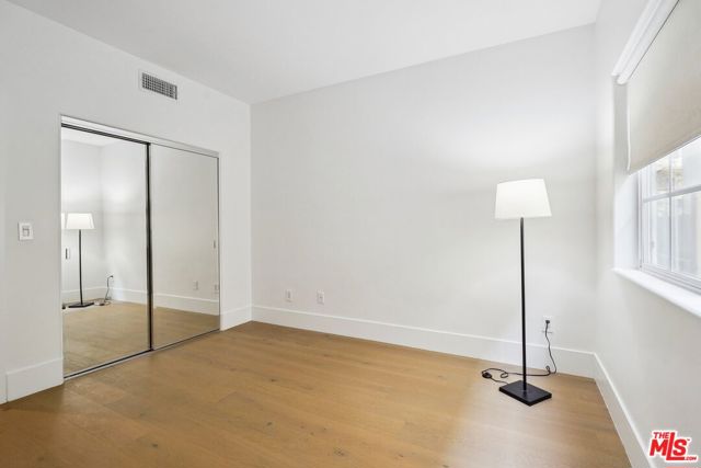 1861 Veteran Avenue, Los Angeles CA: https://media.crmls.org/mediaz/03843ae9-462f-4ebb-b966-293c8587064e.jpg