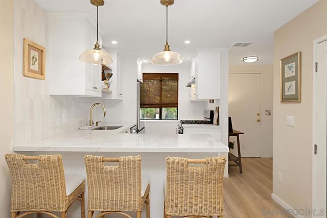 2383 Altisma Way, Carlsbad CA: https://media.crmls.org/mediaz/03846665-b977-491f-8b53-fca387ae5b32.jpg