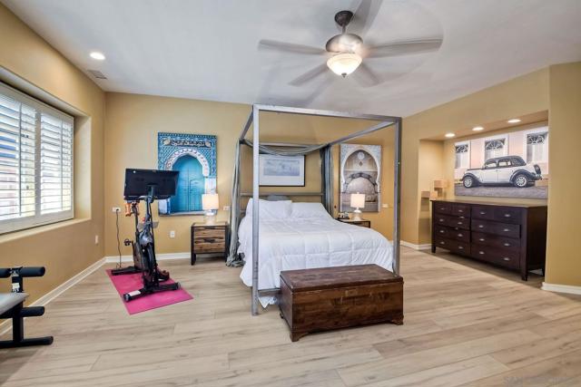 7468 Via De Fortuna, Carlsbad CA: https://media.crmls.org/mediaz/0385f75d-3ada-4293-a3f5-f2688b6cf9c7.jpg