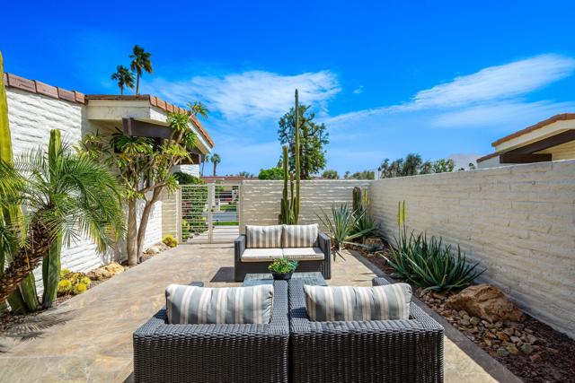 44837 Oro Grande Circle, Indian Wells CA: https://media.crmls.org/mediaz/03861740-6568-4129-aff3-8f5c82580e99.jpg