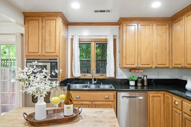 641 10th Avenue, Menlo Park CA: https://media.crmls.org/mediaz/03865dbb-4a4a-45c4-b875-c8415cfaba74.jpg