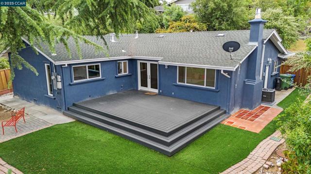 1952 Montclair Court, Walnut Creek CA: https://media.crmls.org/mediaz/0388163c-3e49-4ddf-b8e1-b2946a3d4122.jpg