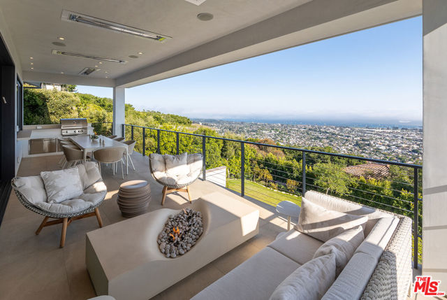 945 Arbolado Road, Santa Barbara CA: https://media.crmls.org/mediaz/03891d56-c6be-4d00-b257-ea9971390dfa.jpg