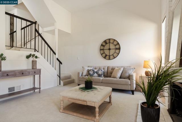 1706 Siskiyou Dr, Walnut Creek CA: https://media.crmls.org/mediaz/03897e78-fae3-4a61-8f71-e15cc42b65d9.jpg