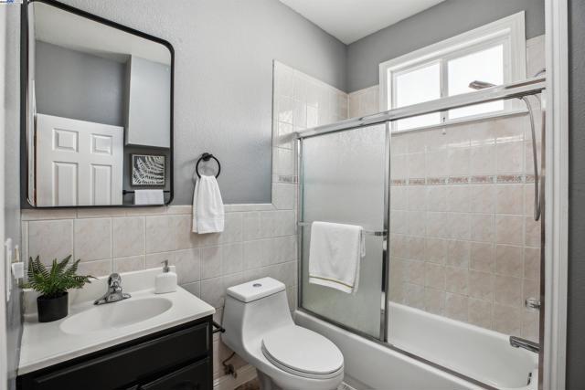 3241 Davis Street, Oakland CA: https://media.crmls.org/mediaz/0389b495-5399-453c-aef7-999d1c9ee7c0.jpg