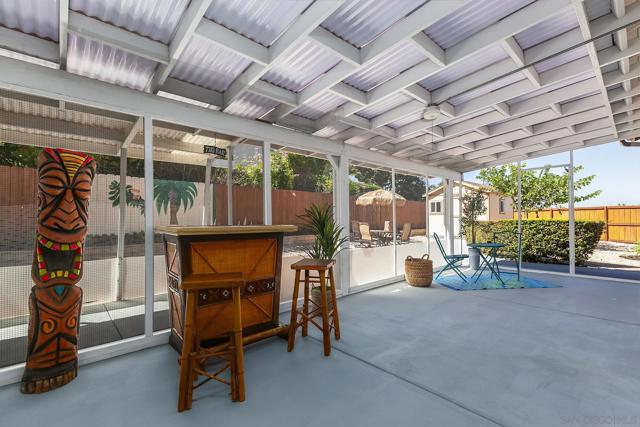 1935 Cresthaven Dr, Vista CA: https://media.crmls.org/mediaz/0389be63-23c2-4778-9955-fb61095fe04b.jpg