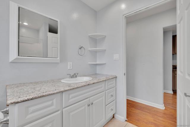 5170 Randlett Dr, La Mesa CA: https://media.crmls.org/mediaz/0389cb30-b328-4525-a497-7ec2f29b148a.jpg