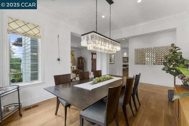21 Meadow Lake Dr, Danville CA: https://media.crmls.org/mediaz/038a37db-d93c-44ad-be22-2ef1e811274c.jpg