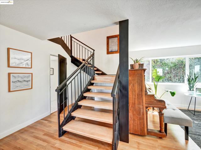 336 Washington Ave, Richmond CA: https://media.crmls.org/mediaz/038b69eb-b8c9-4959-8f5e-3b4be1715c41.jpg
