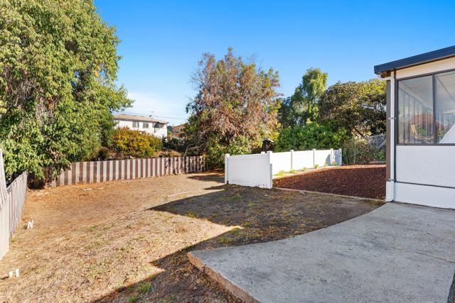 5520 Albemarle St, San Diego CA: https://media.crmls.org/mediaz/038c4aef-2648-4794-814a-2cb3d7e8992f.jpg