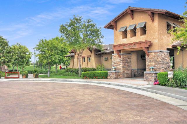 1104 Parkview Dr, Oceanside CA: https://media.crmls.org/mediaz/038c7d2e-907d-454e-9a8c-d9b56935f01d.jpg