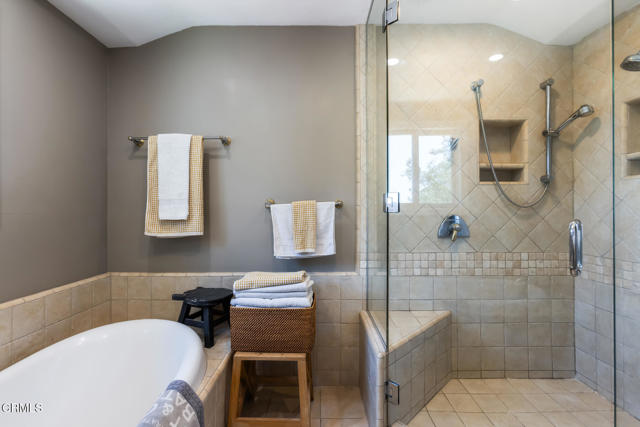 3643 Hampstead Road, Glendale CA: https://media.crmls.org/mediaz/038cb3d1-f9b3-4ab7-b46e-cf552dda4fa8.jpg