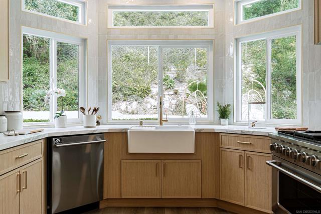 Image 28 of 75 For 4436 Heritage Glen