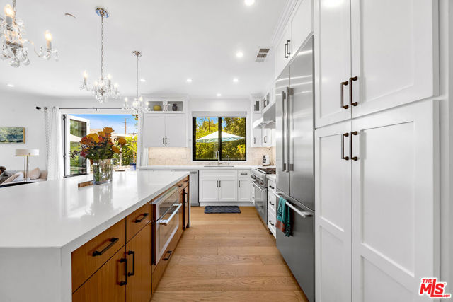 4841 Minden Place, Los Angeles CA: https://media.crmls.org/mediaz/038f0504-4815-414a-adf5-62963586b12f.jpg