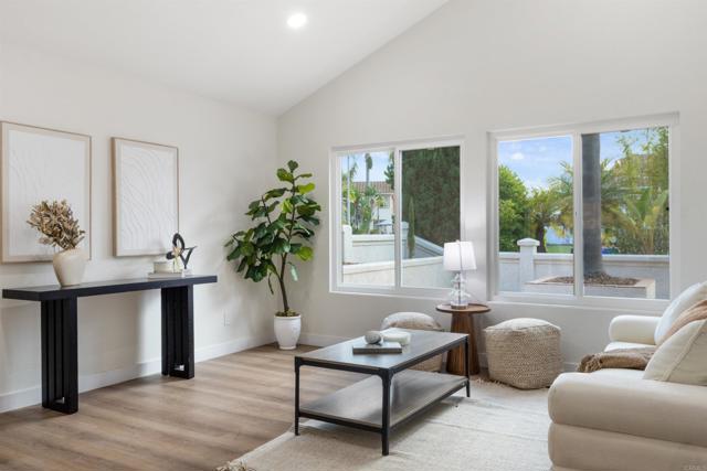 Detail Gallery Image 8 of 38 For 4350 Point Reyes Ct, Carlsbad,  CA 92010 - 4 Beds | 2/1 Baths