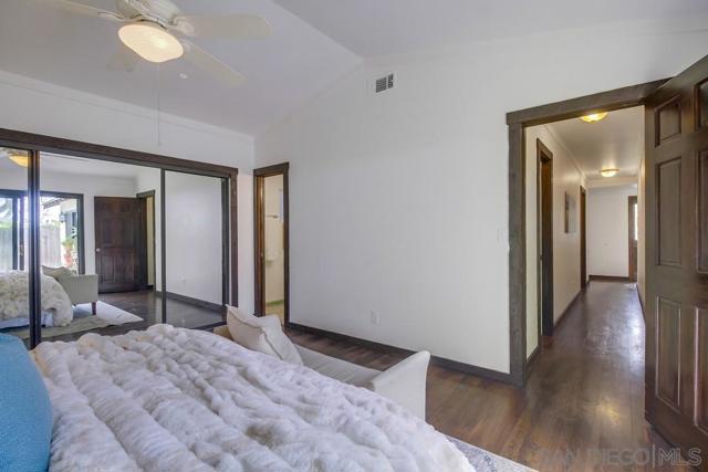 3886 Santa Cruz, San Diego CA: https://media.crmls.org/mediaz/039048f7-5c90-4c9b-8e41-51b52a2011a7.jpg