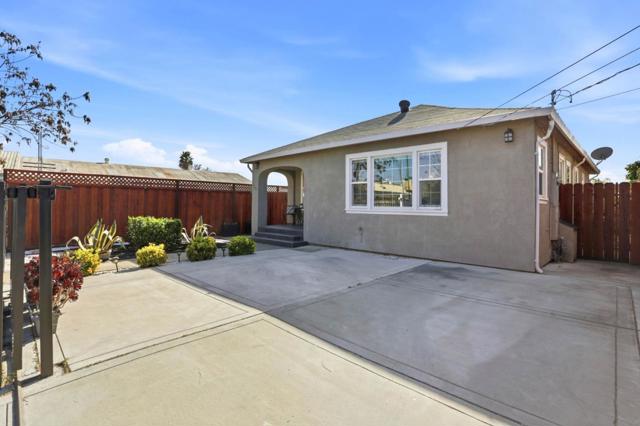 166 E Humboldt Street, San Jose CA: https://media.crmls.org/mediaz/03904c27-187d-4b19-a262-8d4a0ad1953e.jpg