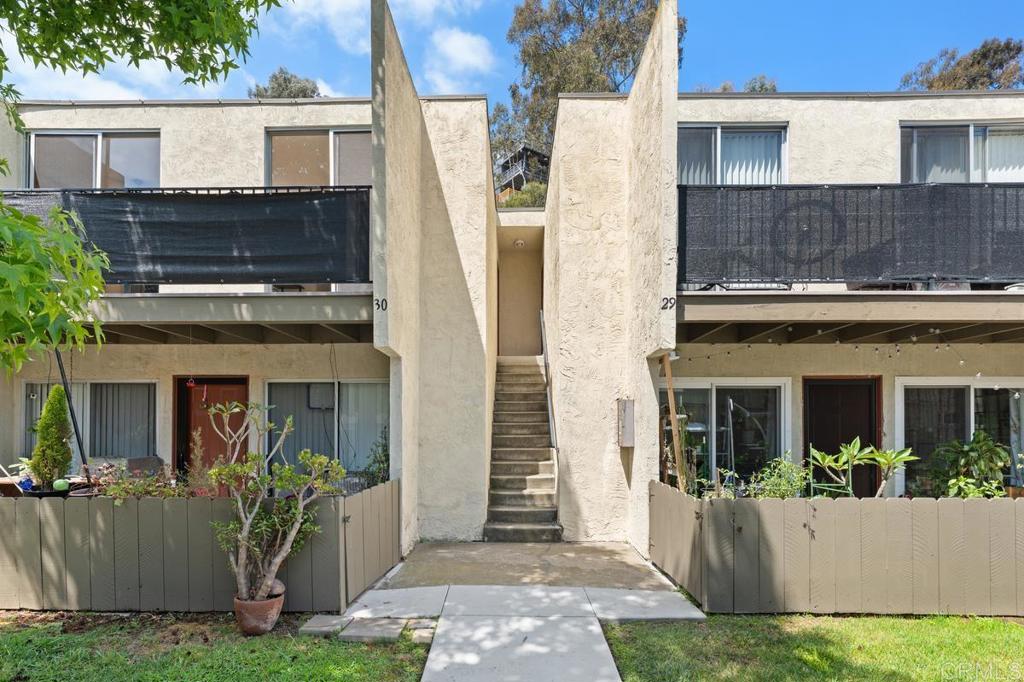2850 Reynard Way - photo 5