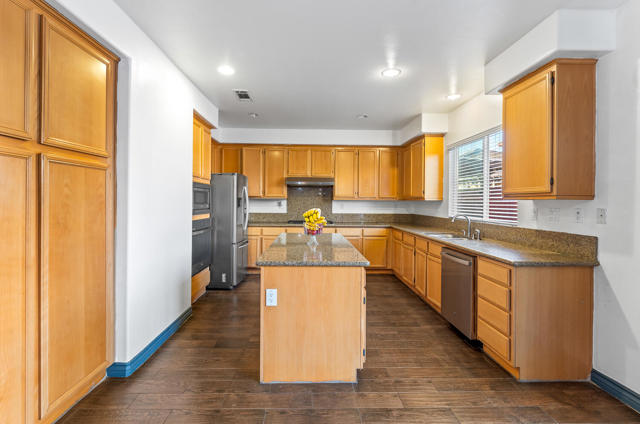 Image 10 of 50 For 25444 Delphinium Ave Avenue