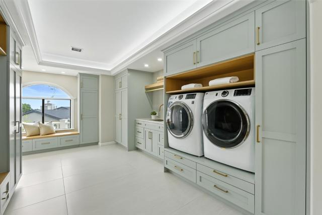 1 Lewis Ranch Road, San Carlos CA: https://media.crmls.org/mediaz/0391ca2c-dda8-4c07-85ed-d879cbfb3ea6.jpg