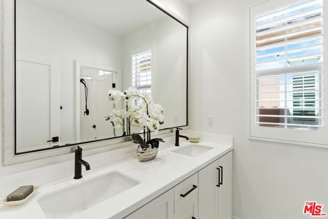 182 Plum Lily, Irvine CA: https://media.crmls.org/mediaz/039224d8-9366-4f1a-99db-01e937acf0d4.jpg
