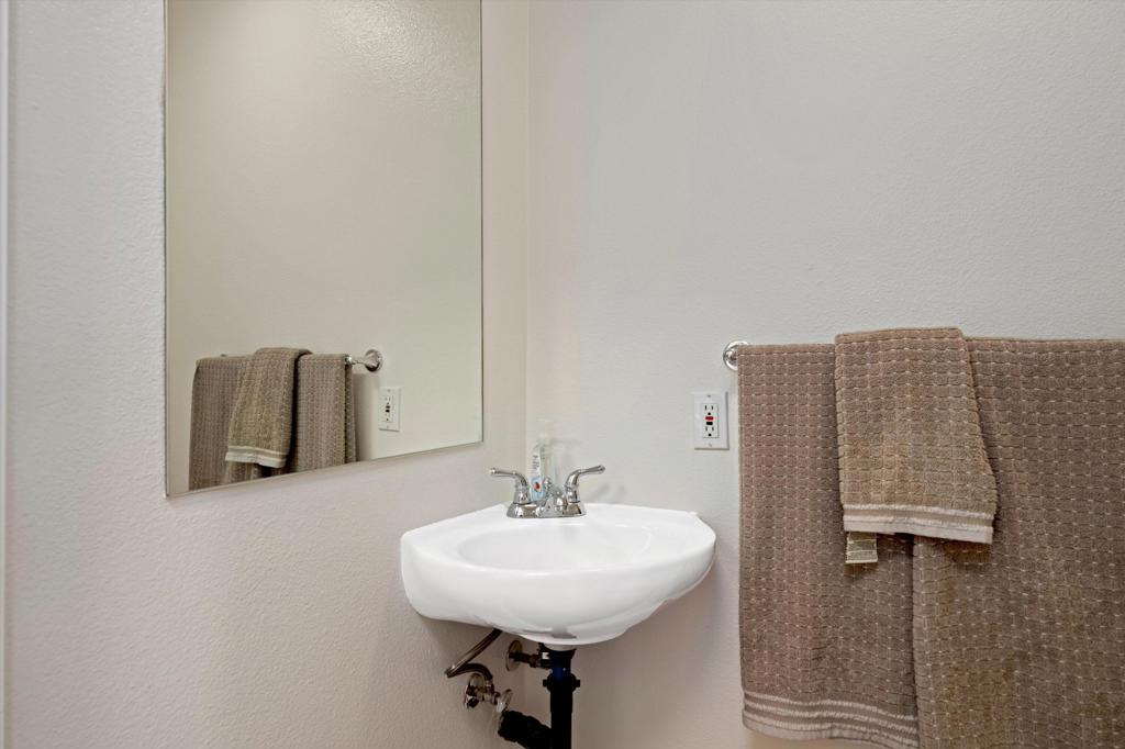 MLS #219129571DA img 36