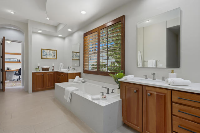 51461 Marbella Court, La Quinta CA: https://media.crmls.org/mediaz/03926ea7-0a54-445d-8ff3-8da913f254ae.jpg