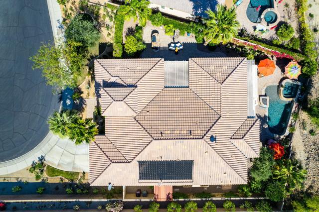 81139 Laguna Court, La Quinta CA: https://media.crmls.org/mediaz/039280f8-b766-465f-b891-6d9353c9a176.jpg