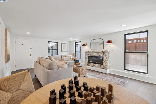 1728 Cambridge Dr, Alameda CA: https://media.crmls.org/mediaz/0392d9ec-4c17-40ee-83e1-3ed92f8e31ba.jpg