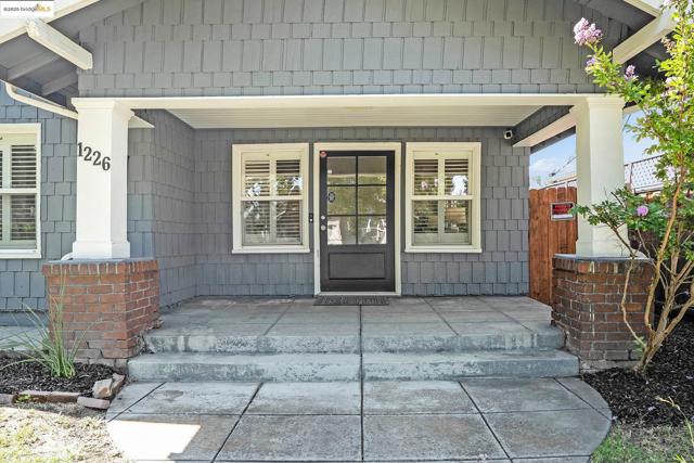 1226 W Elm Street, Stockton CA: https://media.crmls.org/mediaz/03930d8c-0f54-44d9-bbb9-5874458075fc.jpg