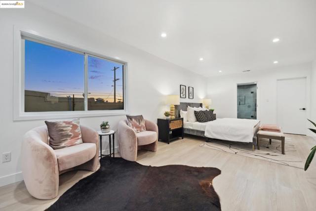 1207 Cedar St, Berkeley CA: https://media.crmls.org/mediaz/03932048-0b36-4541-a669-d716461ea4b5.jpg
