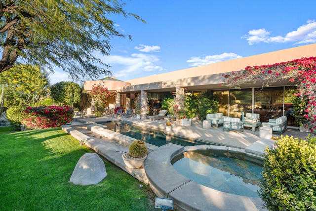 203 Kiva Drive, Palm Desert CA: https://media.crmls.org/mediaz/03936293-30d7-423c-b1a2-da96e4097225.jpg