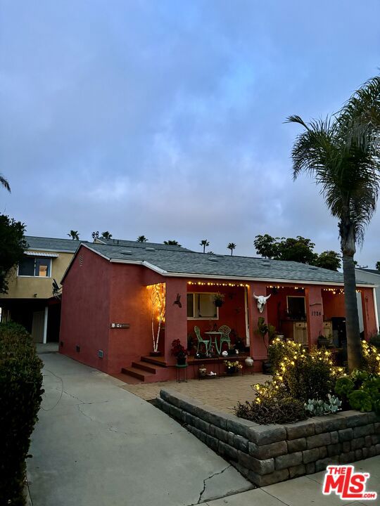 1724 Broadway Street, Oceanside CA: https://media.crmls.org/mediaz/03945f91-c37e-4ee1-9b38-92d79a5505e6.jpg