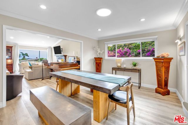Formal Dining