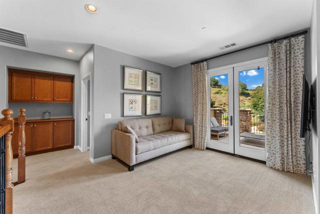 Detail Gallery Image 17 of 62 For 7090 Sitio Corazon, Carlsbad,  CA 92009 - 4 Beds | 3/1 Baths