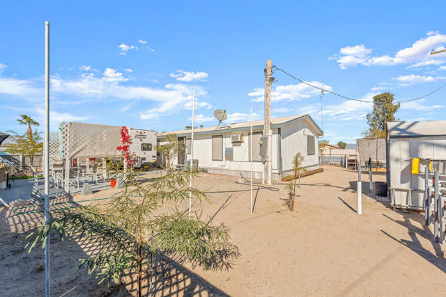 2342 Sand Jewel Avenue, Thermal CA: https://media.crmls.org/mediaz/039752a0-4848-4b21-b608-d812495eaa58.jpg