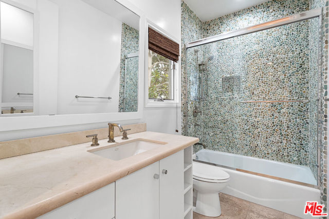 4510 Tyrone Avenue, Sherman Oaks CA: https://media.crmls.org/mediaz/03977eb2-92e8-4cdb-bd6a-328688d99795.jpg